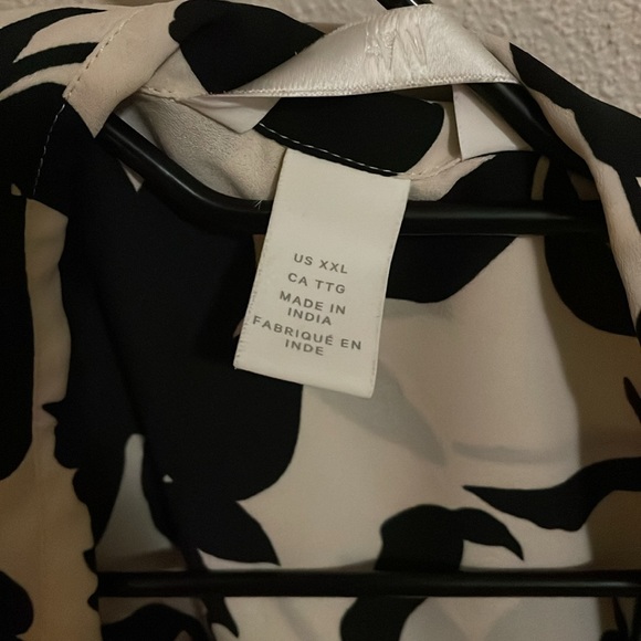 Button up - Picture 3 of 4